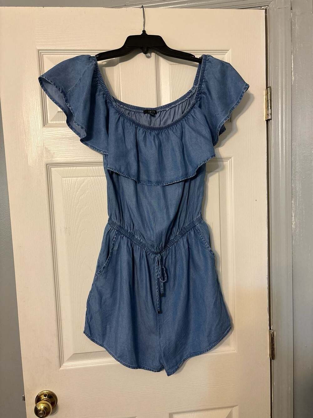 IRIS Blue Off-the-Shoulder Ruffle Chambray Romper with Drawstring Waist Size XL